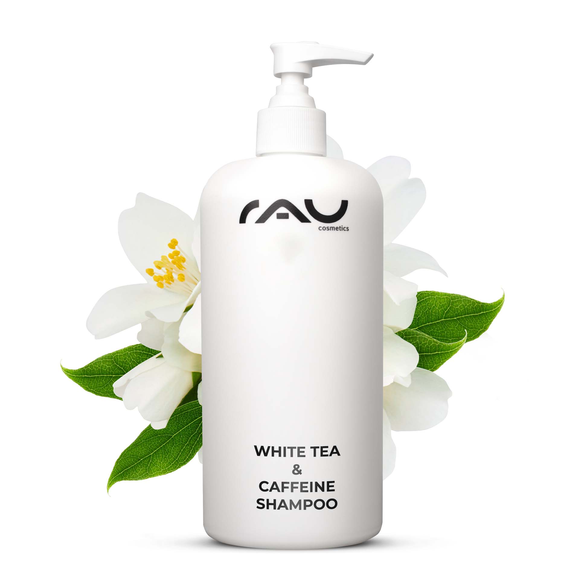 White Tea & Caffeine Hair Shampoo 500 ml  Weißes Tee- und Koffein-Shampoo von RAU Cosmetics in einer eleganten Flasche, umgeben von blühenden Pflanzen, symbolisiert intensive Pflege und Frische für gesundes, voluminöses Haar.