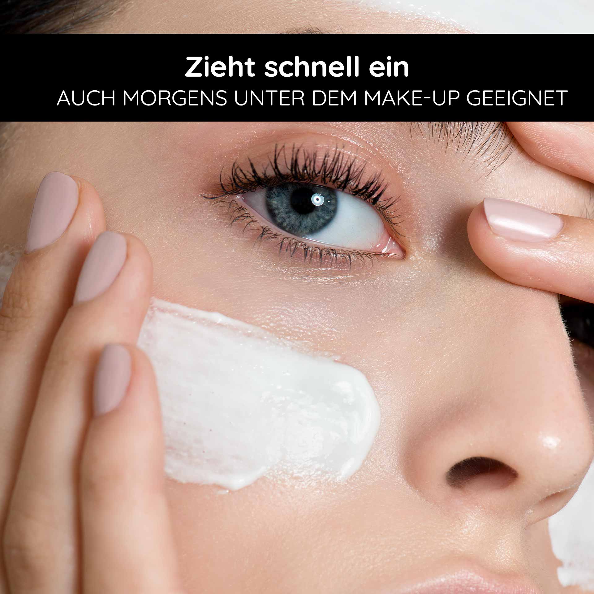 Silvercream 50 ml - Silver Repaircream gegen Pickel bei Unreinheiten Frau mit zarter Haut, die eine Gesichtscreme aufträgt, geeignet für die Anwendung unter Make-up, betont schnelle Absorption und Hautpflegeeffekte.