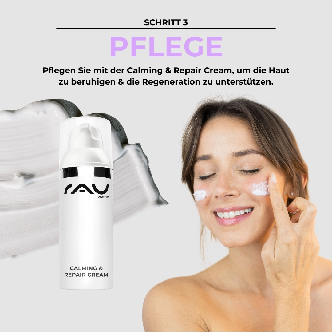 Basis Pflegeroutine für sensible Haut | RAU Cosmetics Frau mit lächelndem Gesicht, die die RAU Calming & Repair Cream auf ihre Wangen aufträgt, um sensible Haut zu beruhigen und zu regenerieren, Schritt 3 der Basis Pflegeroutine für sensible Haut.
